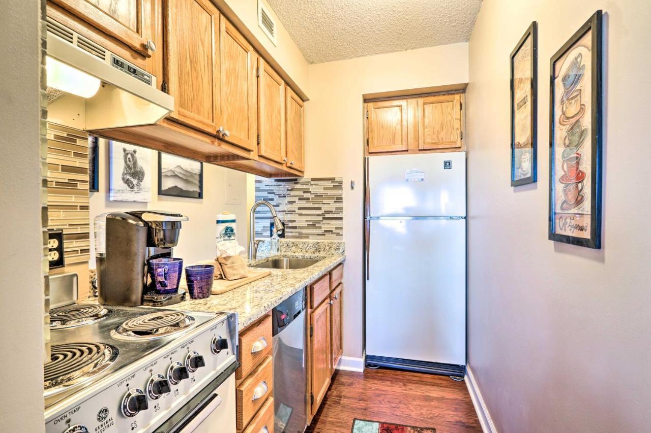 Gatlinburg Condo With Pool, Hot Tub, And Mtn Views! Exterior photo