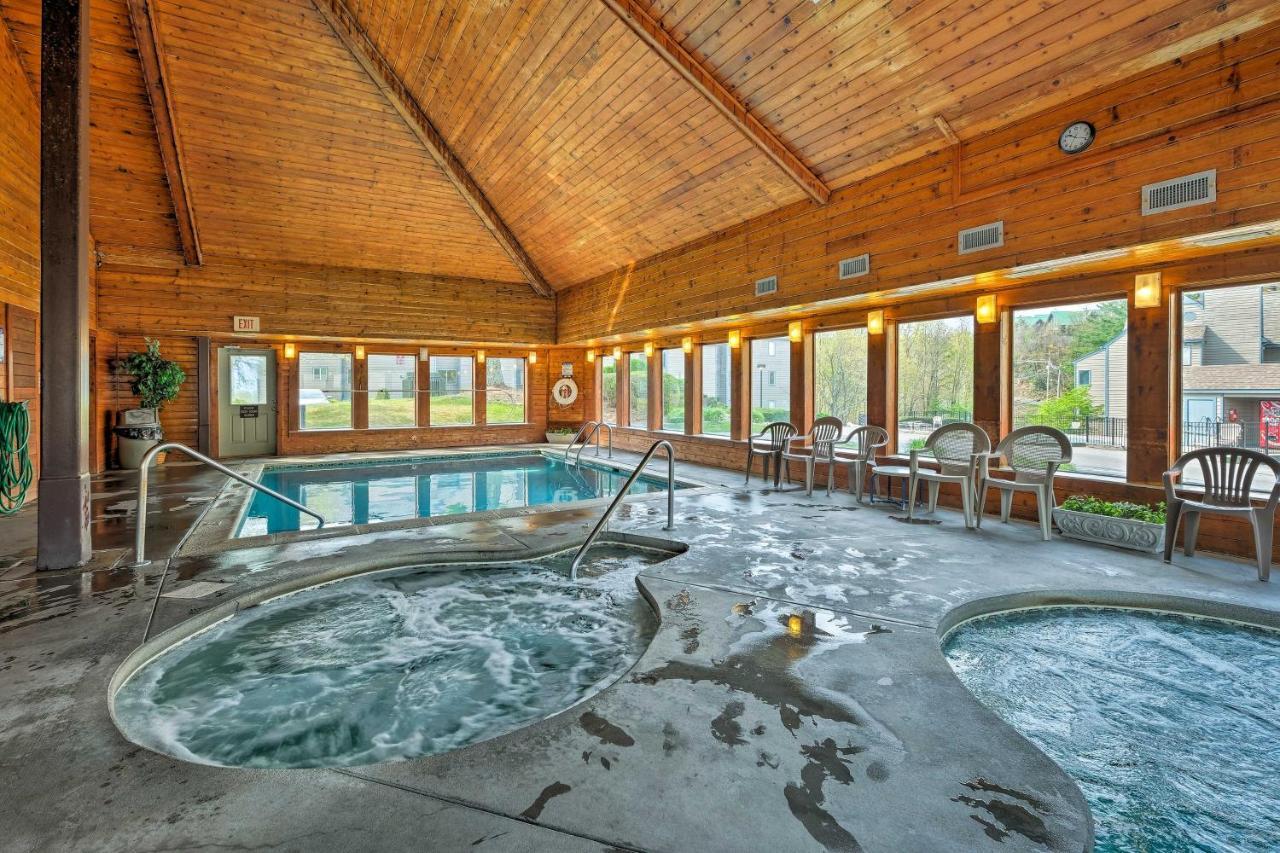 Gatlinburg Condo With Pool, Hot Tub, And Mtn Views! Exterior photo